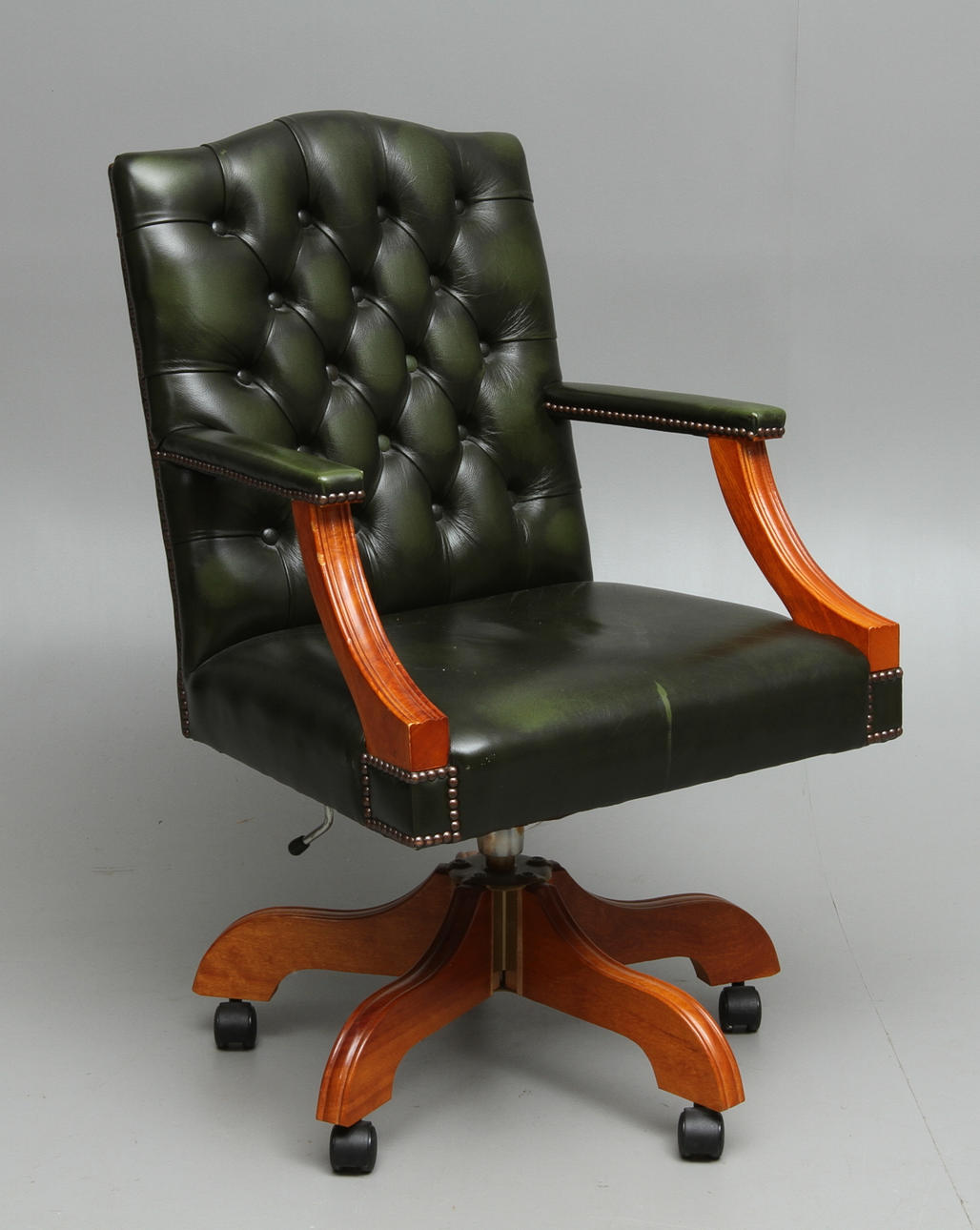 SKRIVBORDSSTOL, grönt skinn, 1900/2000-tal.