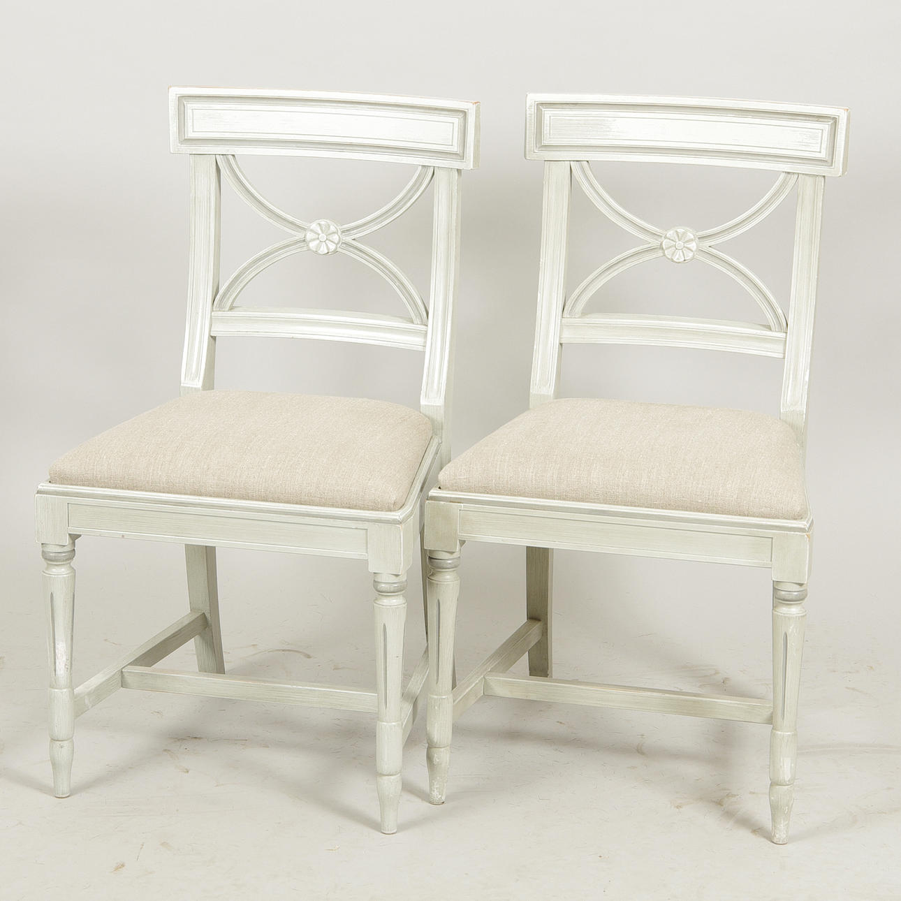 STOLAR, 1 par, gråmålade, gustaviansk stil, K. A. Roos, Helsingborg.