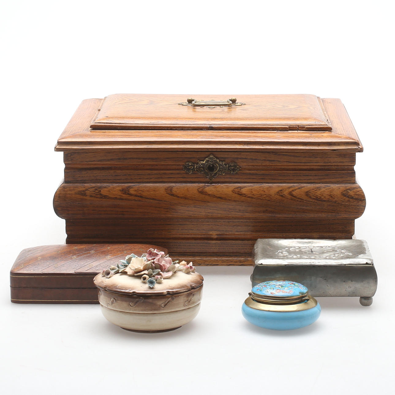 DOSOR samt SKRIN, 5 st, diverse material, 18/1900-tal.