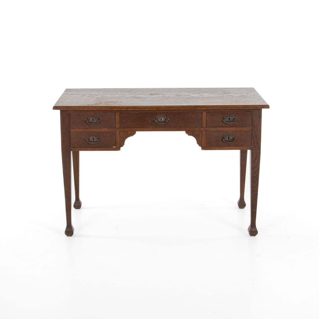 Ein schwedischer Jugendstil-Schreibtisch aus Eichenholz, erste Hälfte des 20. Jahrhunderts.