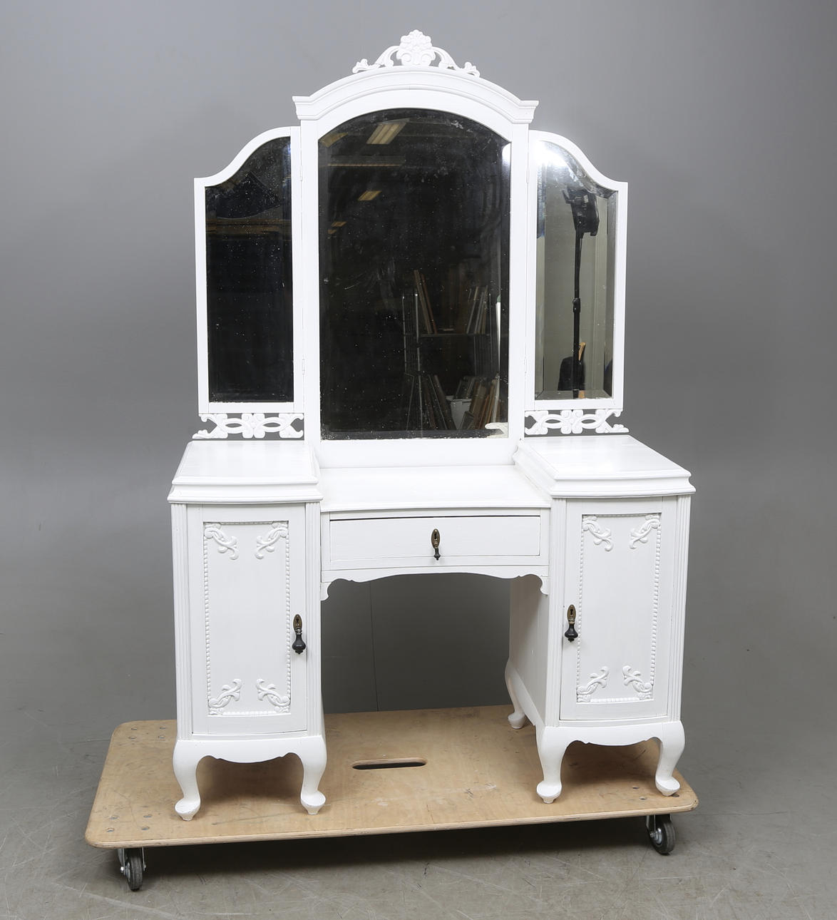 SMINKBORD, omkring 1900.