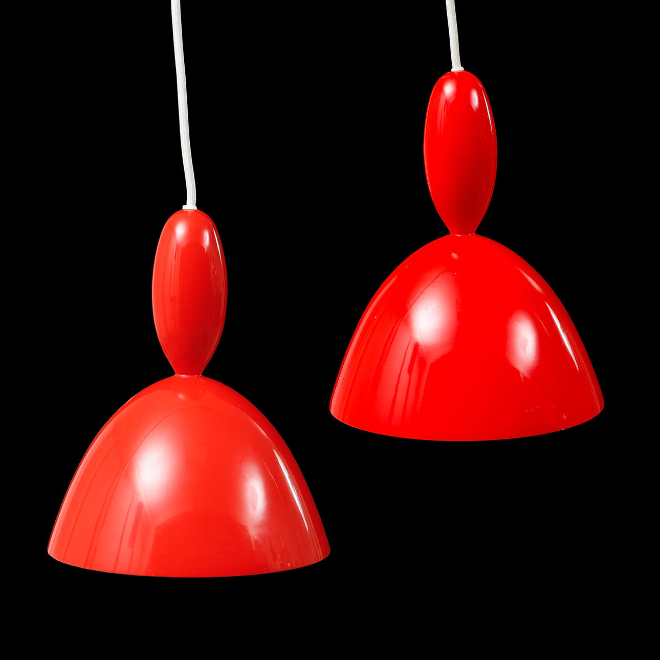 NORWAY SAYS. LOFTLAMPER, et par, „Mhy“, Muuto.