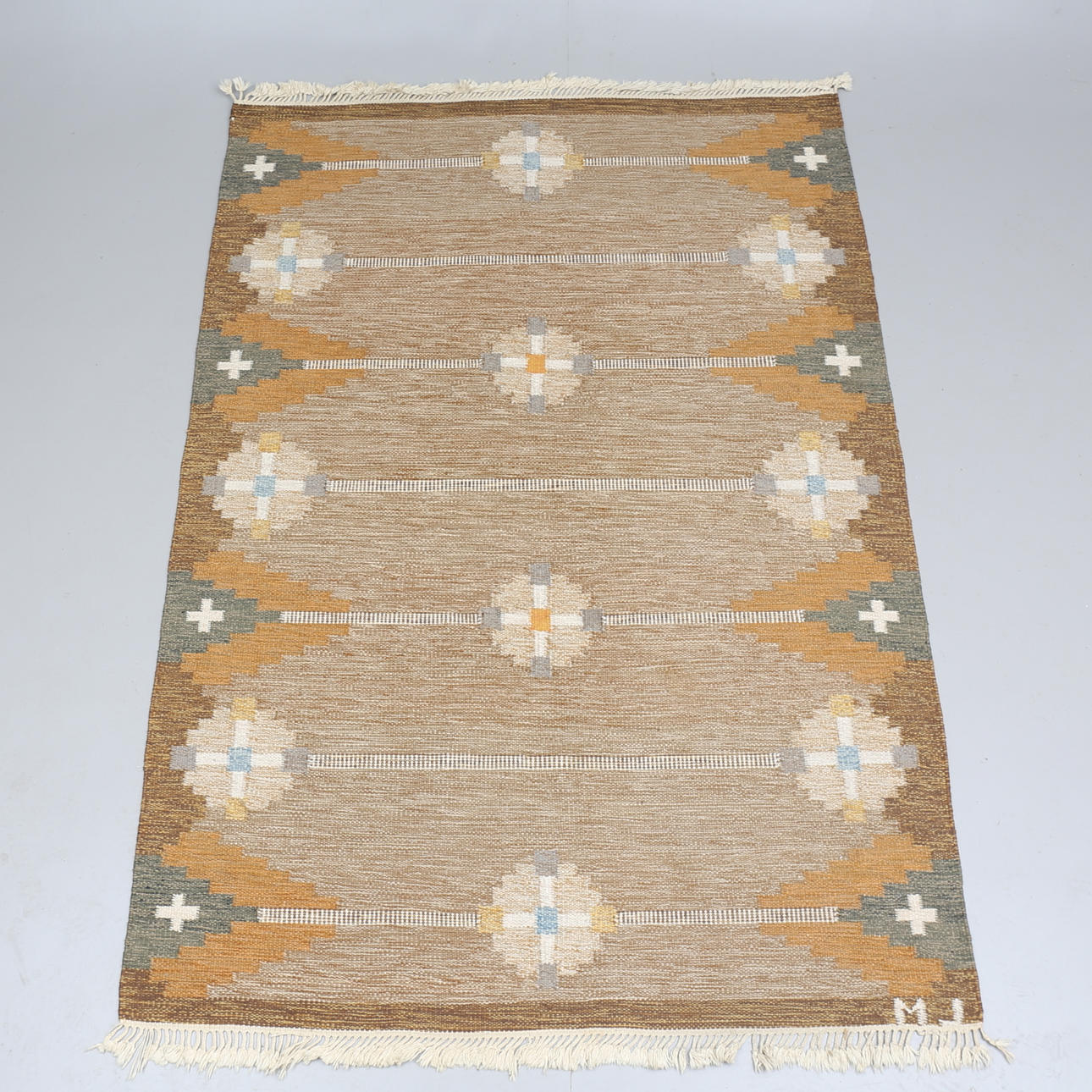 MATTA, Röllakan, 238 x 167 cm, signerad M.J, 1900-tal.