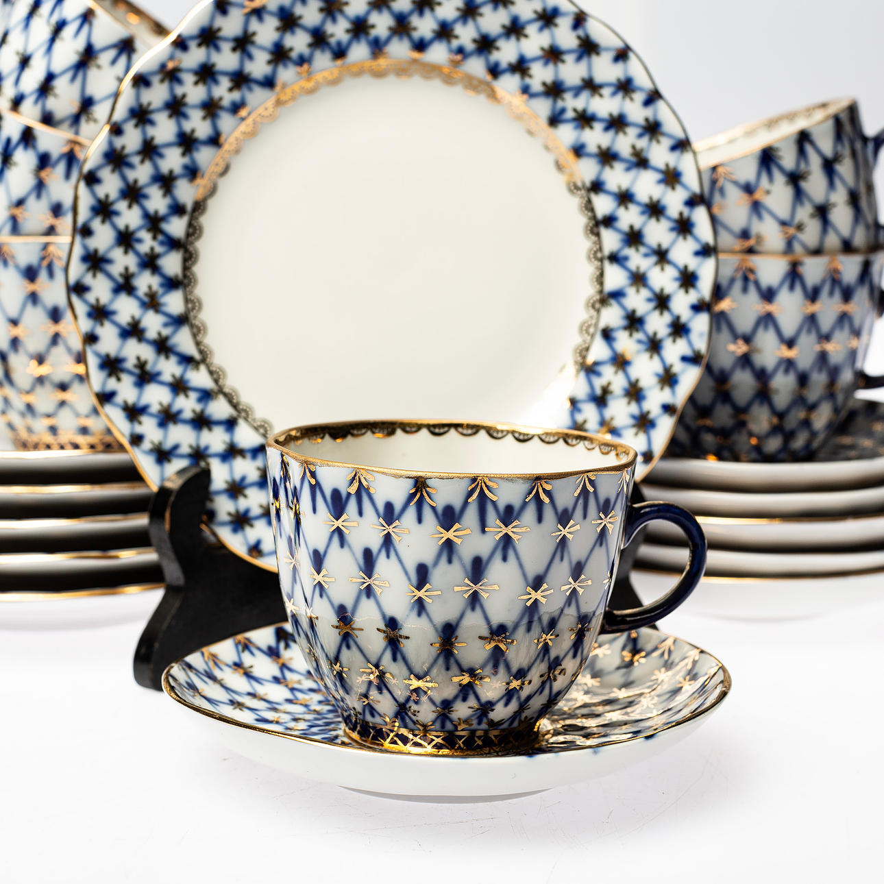 An 18-piece Lomonosov porcelain coffee set, Soviet Union, mid 20th