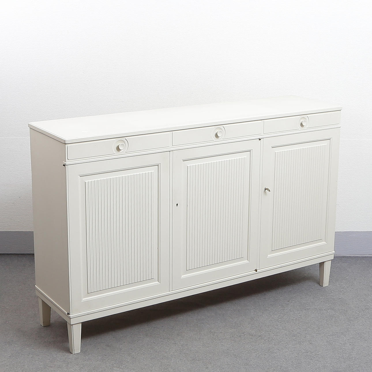 KARL MALMSTEN, APARADOR, LA MANSIÓN.