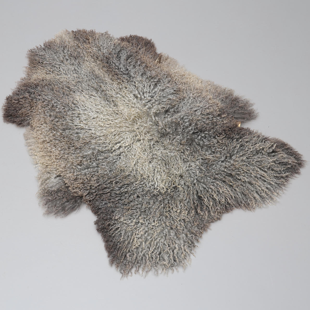 SHEEPSKIN, 87x110cm.