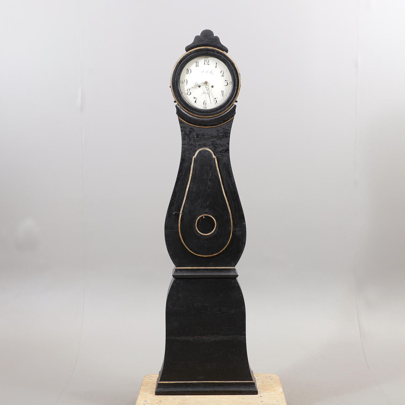 A Mora floor clock marked A.A.L, 19th century.