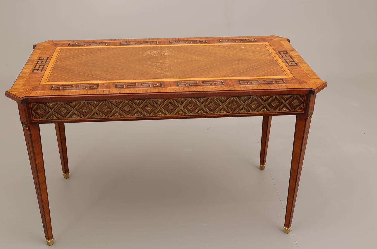 SALONGSBORD, Gustaviansk stil, 1900-tal.