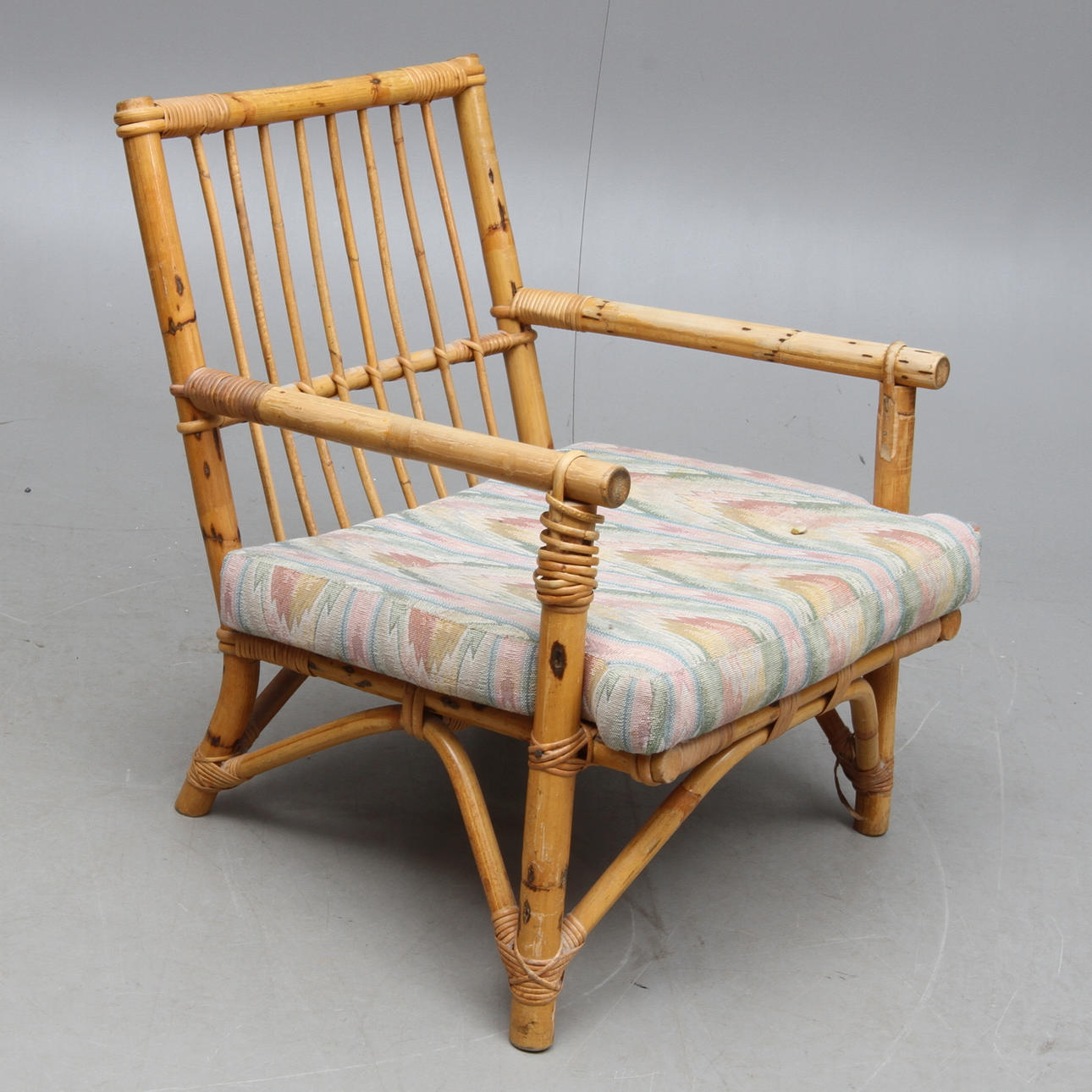 KARMFÅTÖLJ, rotting, 1900-talets andra hälft.