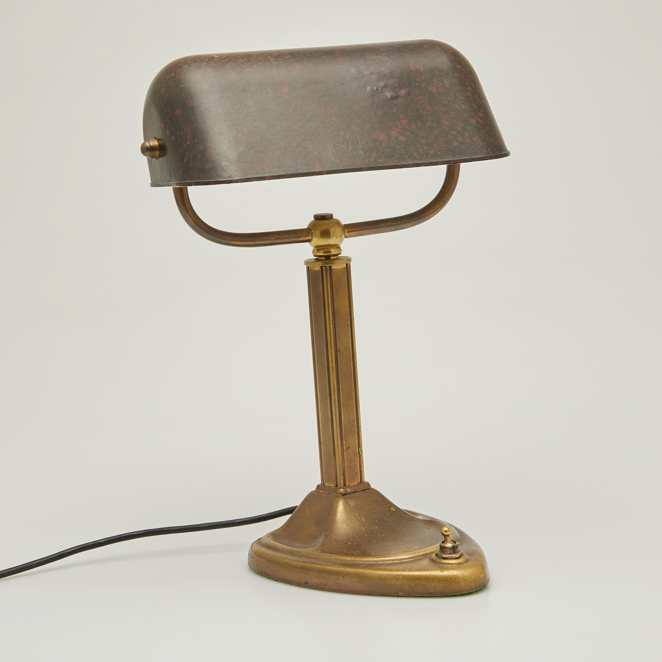 Banker lampe/bordlampe, messing, bakelit.