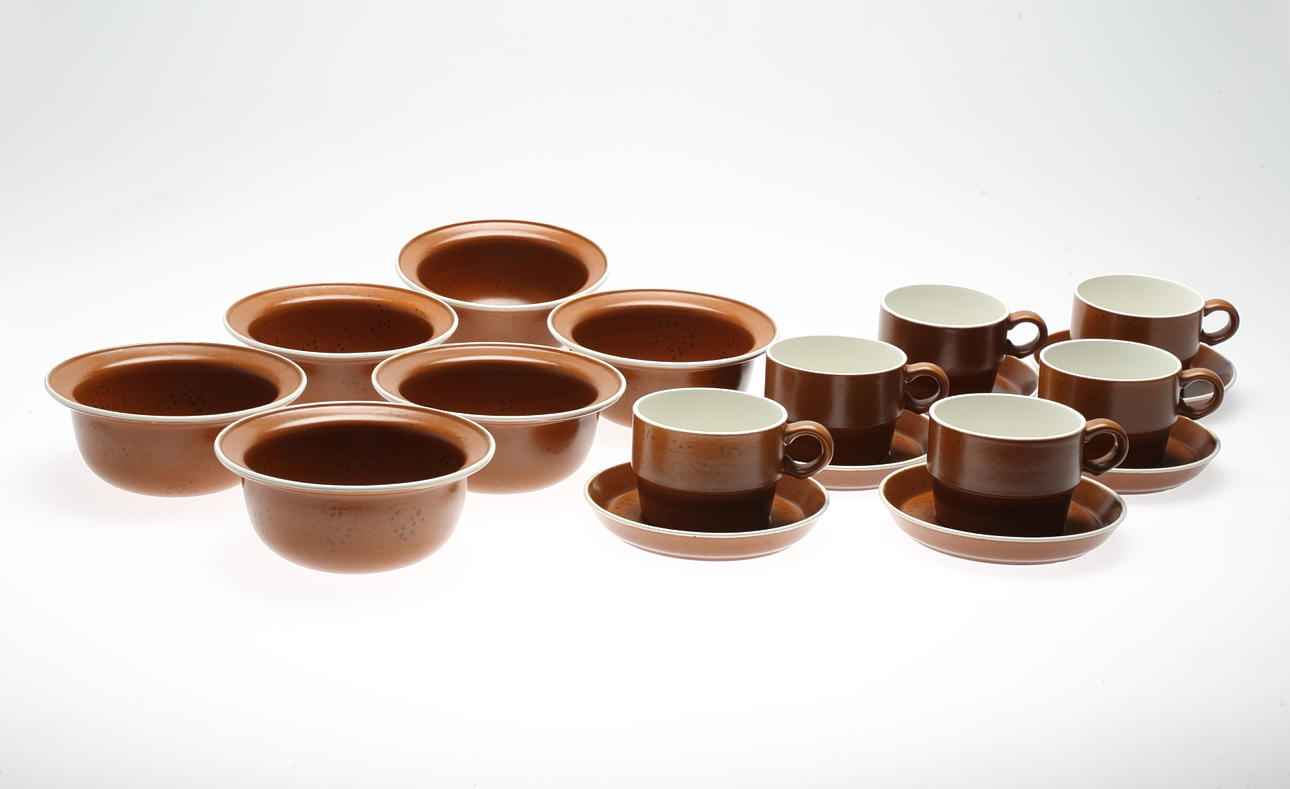 FRUKOSTSERVIS, 18 delar, "Coq", Stig Lindberg för Gustavsberg, 1900-talets senare hälft.