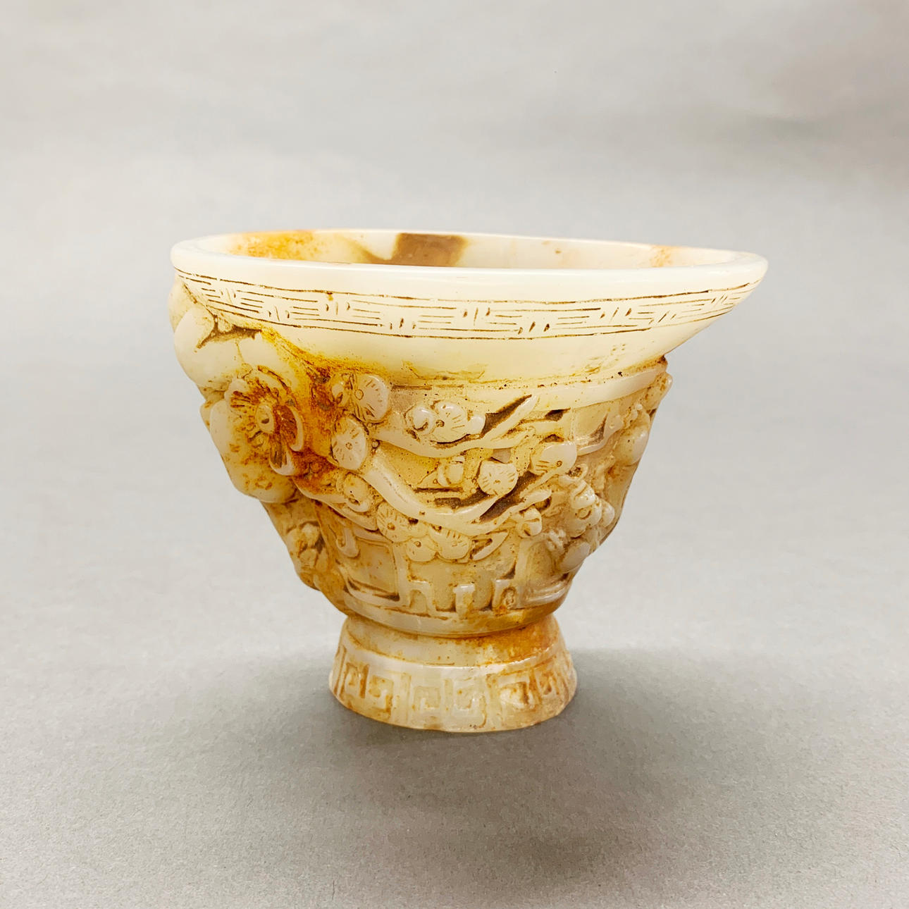 KINESISK SNIDAD JADE/HARDSTONE KOPP.