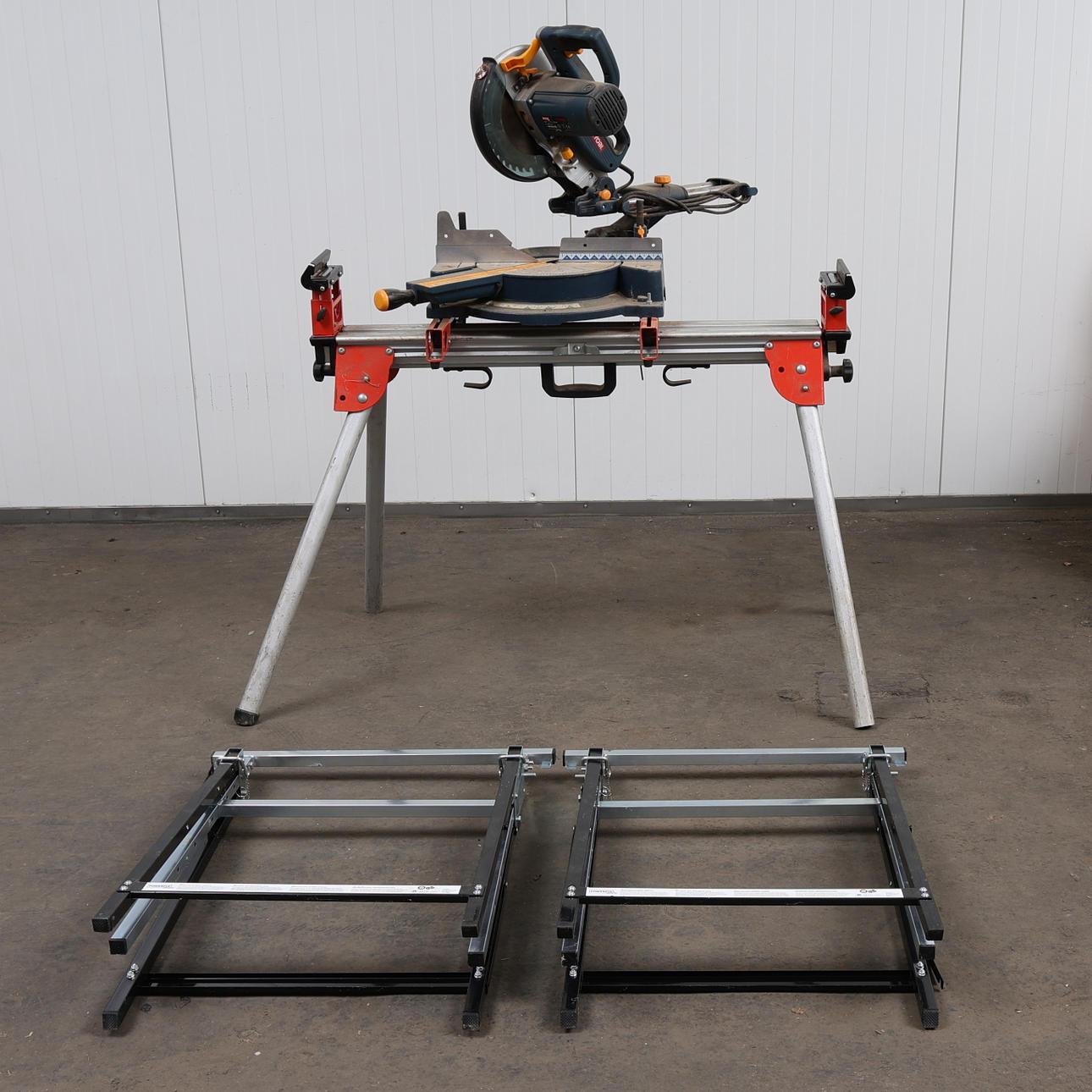 GERINGSSAV MED BORDE OG STATIVER. Ryobi EMS2026 SCL.