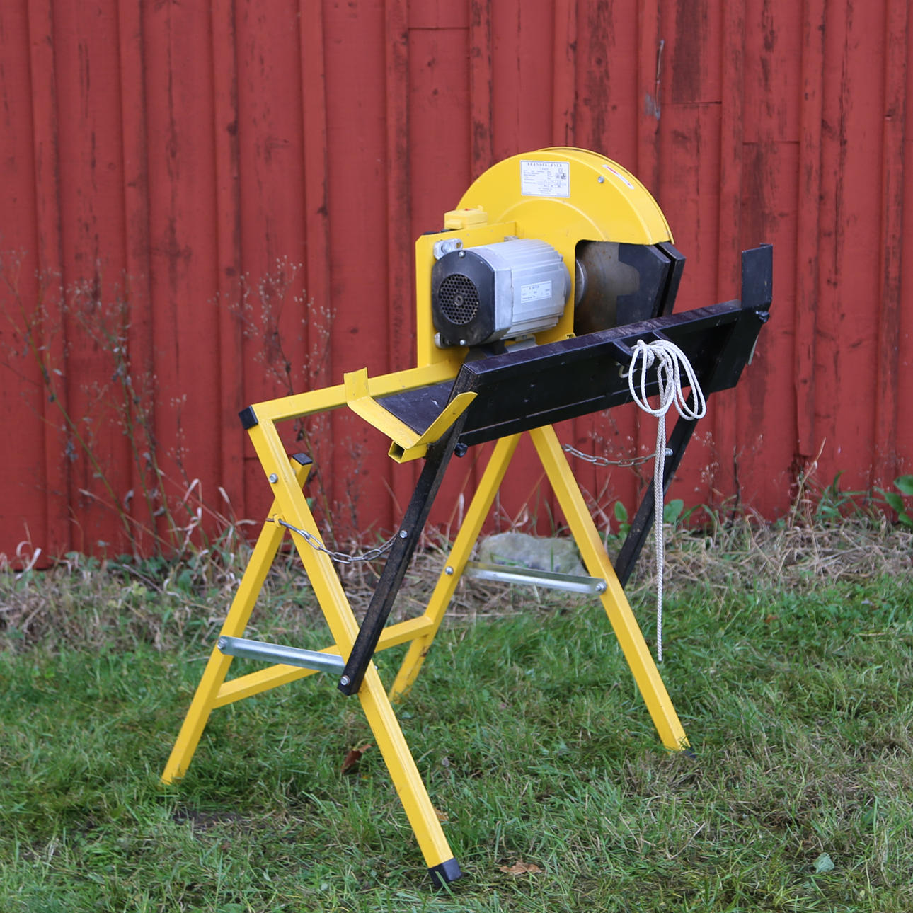 VEDKAP "VIPPSÅG" BRAENDEKLÖVER LS400, 2200W.