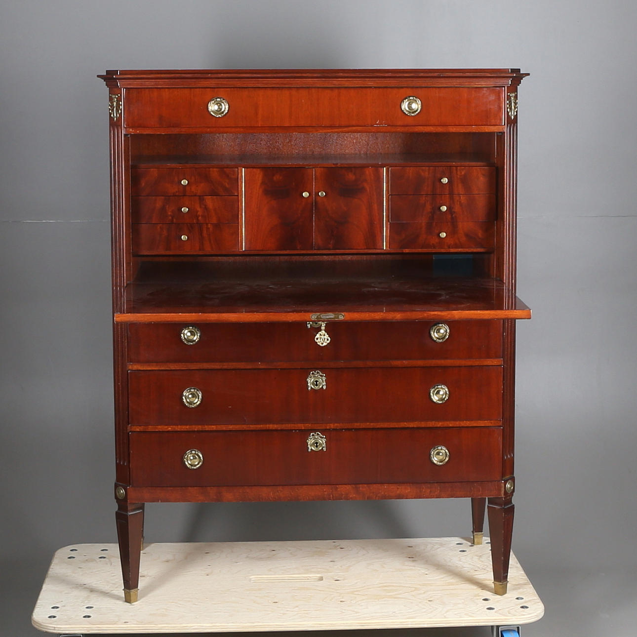 CHIFFONJÉ, gustaviansk stil, trä, 1900-talets mitt.