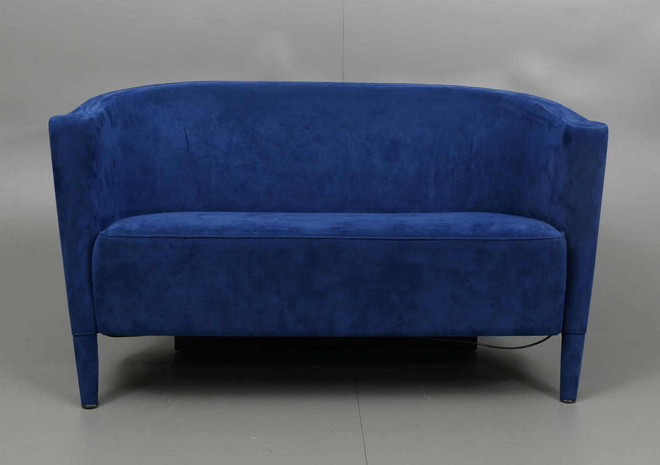 SOFFA, blå alcantara, "Rich", design Antonio Citterio, Moroso, Italien, 1980-tal.