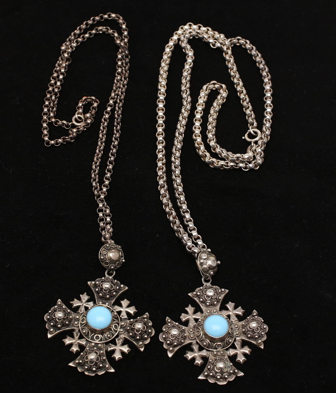 HALSBAND, silver, 2 stycken.