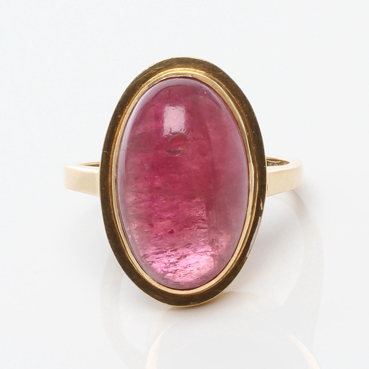 RING 18k guld rosa sten, stämplad SJG, Göteborg, 1954.