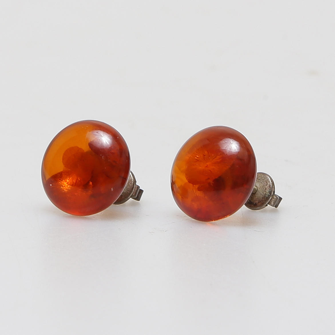 BÄRNSTENSÖRHÄNGEN MED SILVERLÅS.