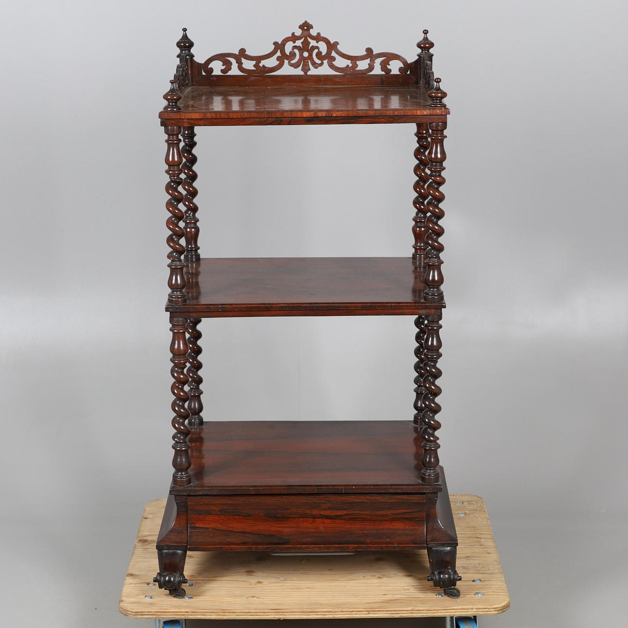 EN VIKTORIANSK TREVÅNINGS PALISANDER VAD SOM HELST.