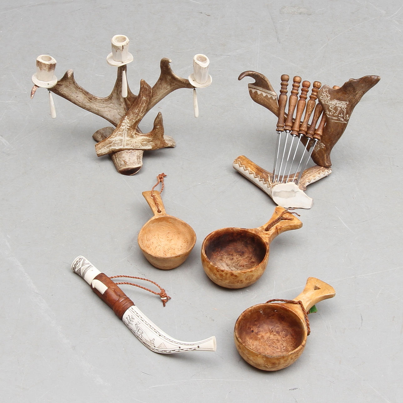 PARTI SAMEHANTVERK, 6 delar, bla. hornarbeten, 1900-tal.