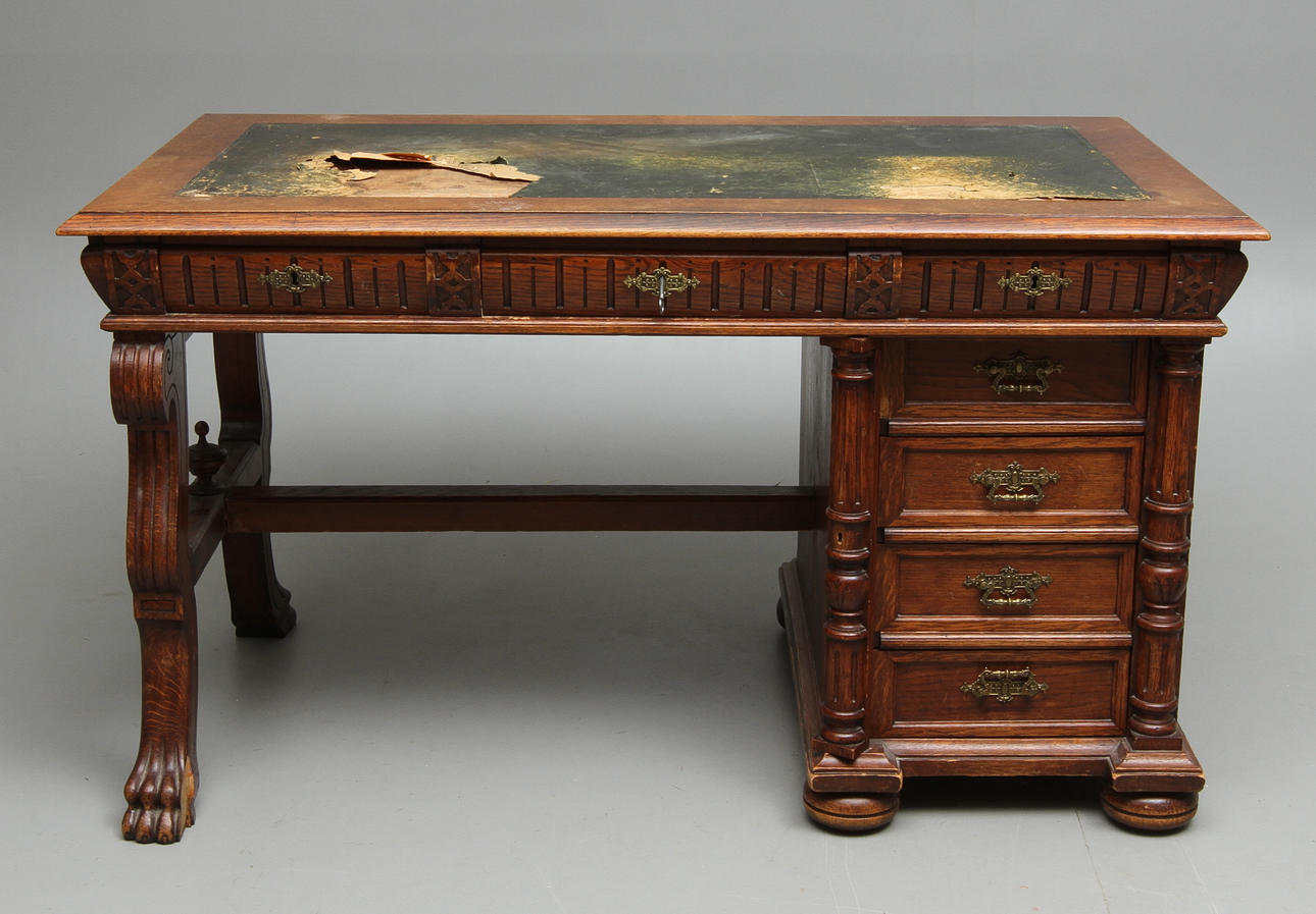 SKRIVBORD med hurts, fristående, 1800-talets slut.