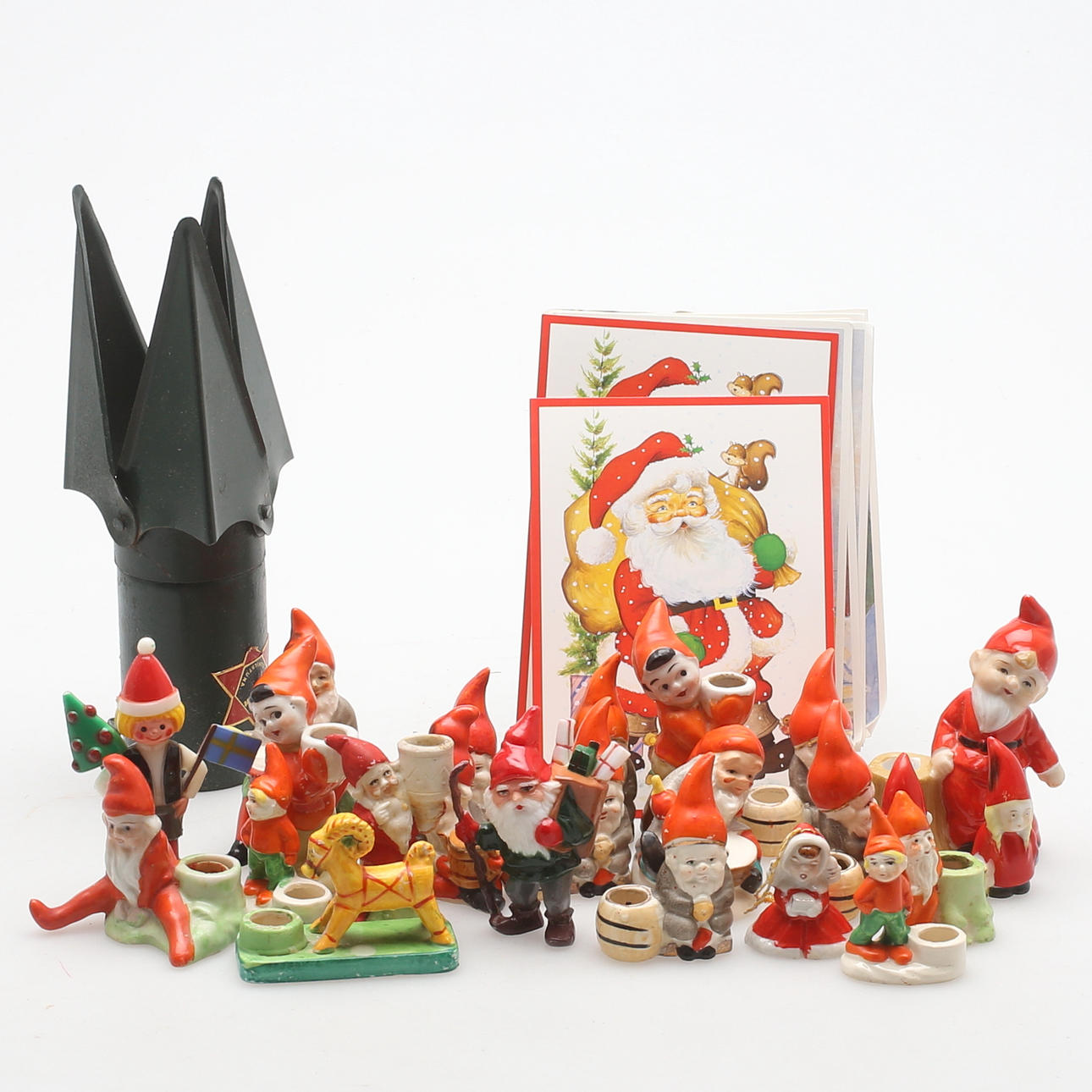 DIVERSE JULFÖREMÅL, mestadels figuriner, keramik/plast, 1900-tal.