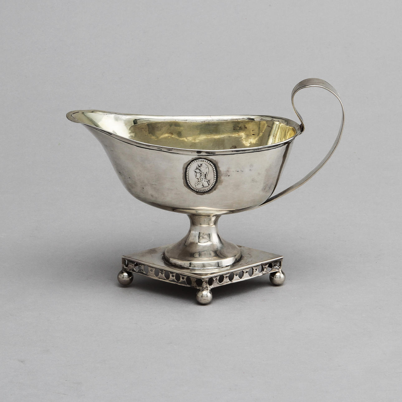 KANNA, silver, empire, otydliga stämplar, troligen Ulricehamn. Vikt 140 gram.