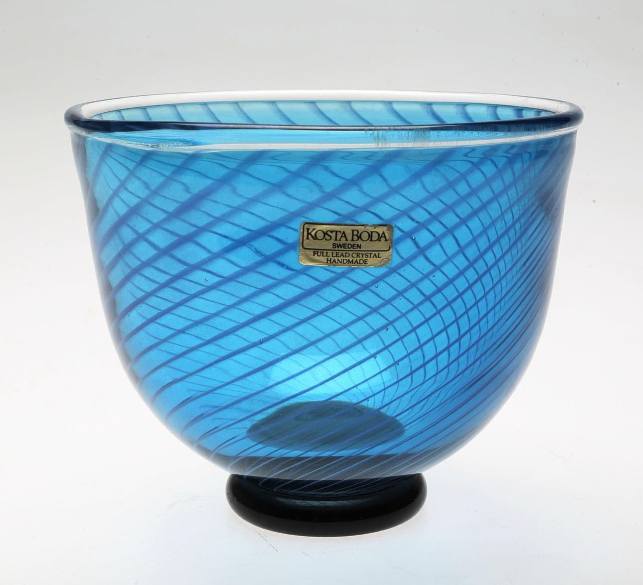 BENGT EDENFALK. Skål, glas, Kosta Boda, signerad.