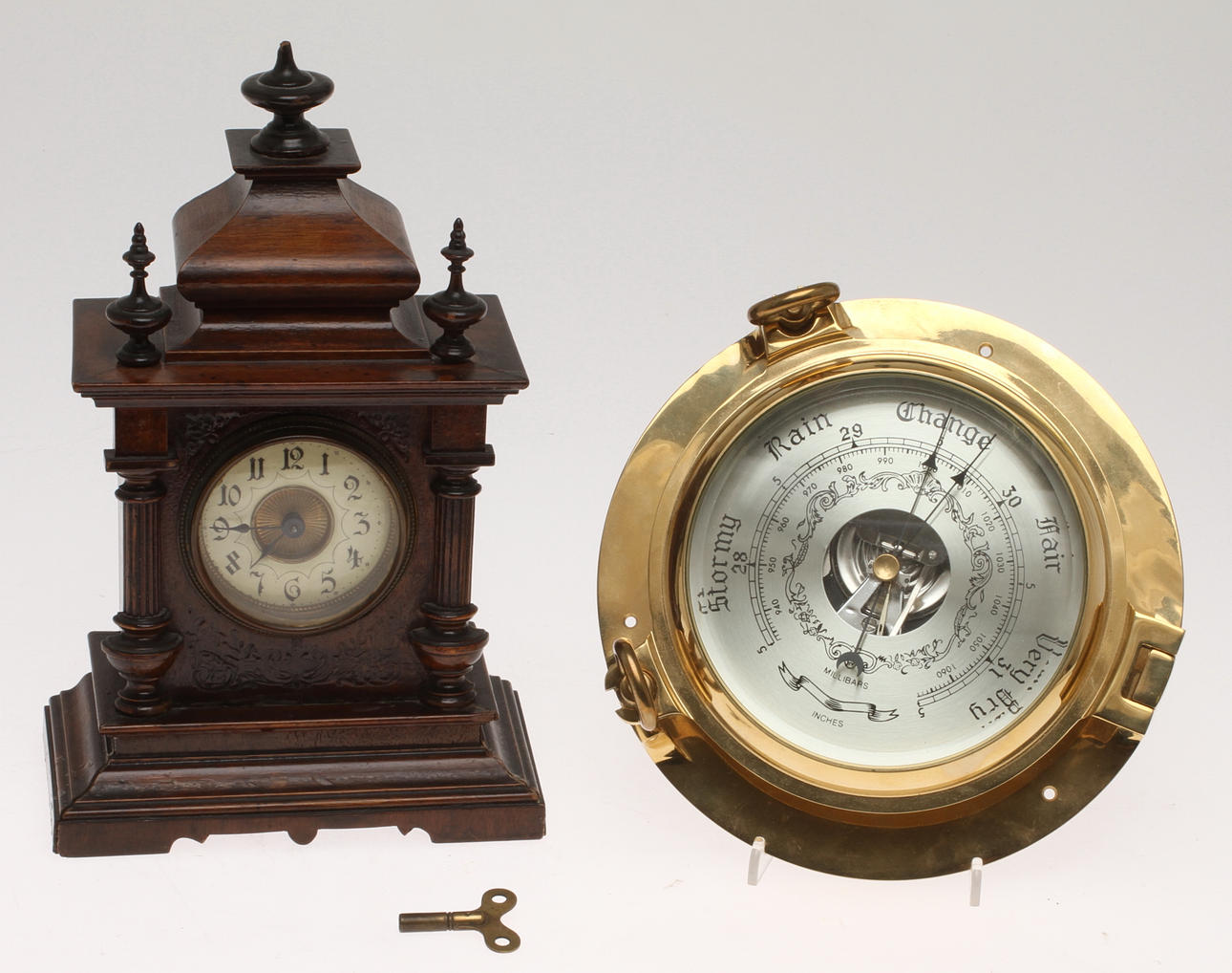 BAROMETER samt BORDSUR.