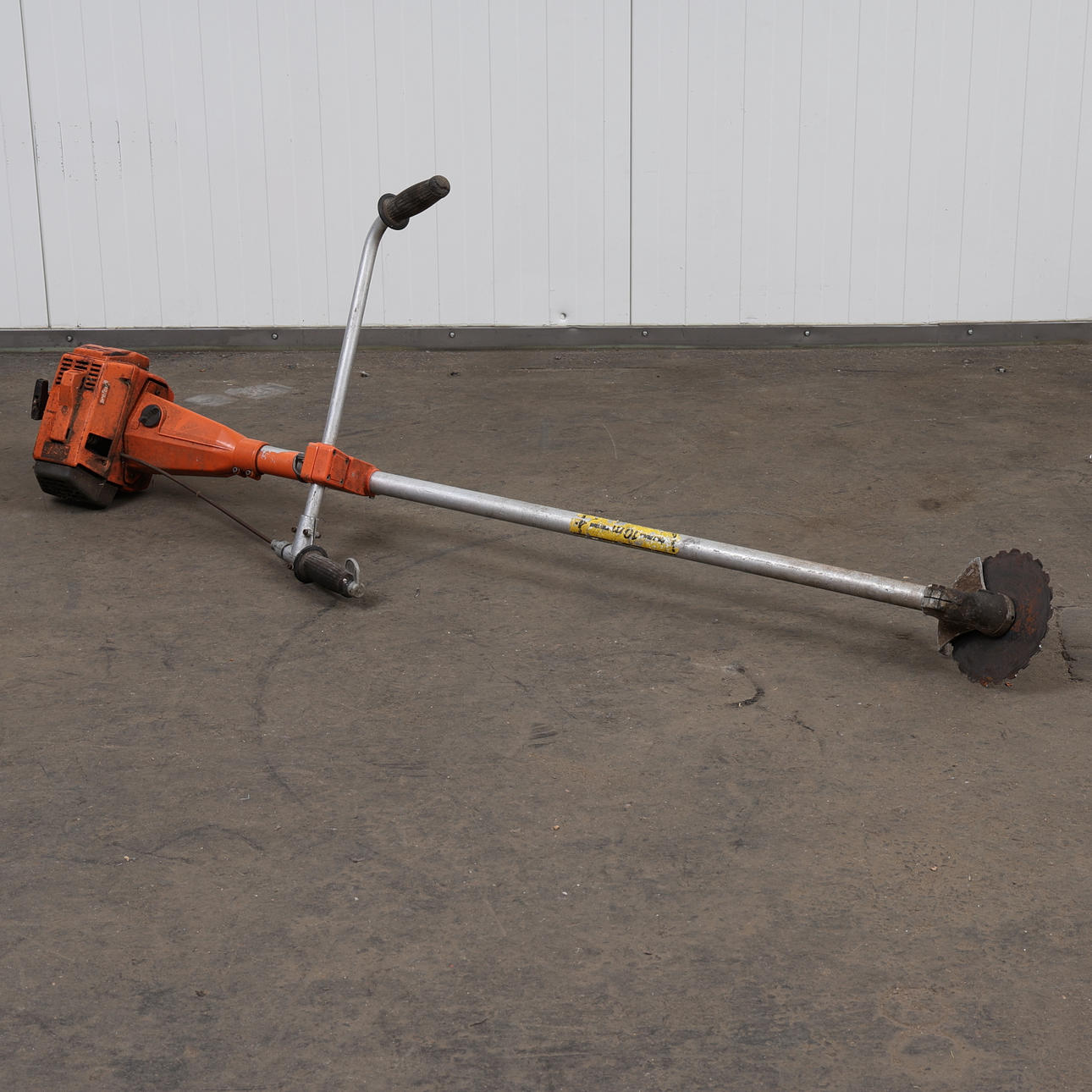 BROCHA, Husqvarna 244 Rx.