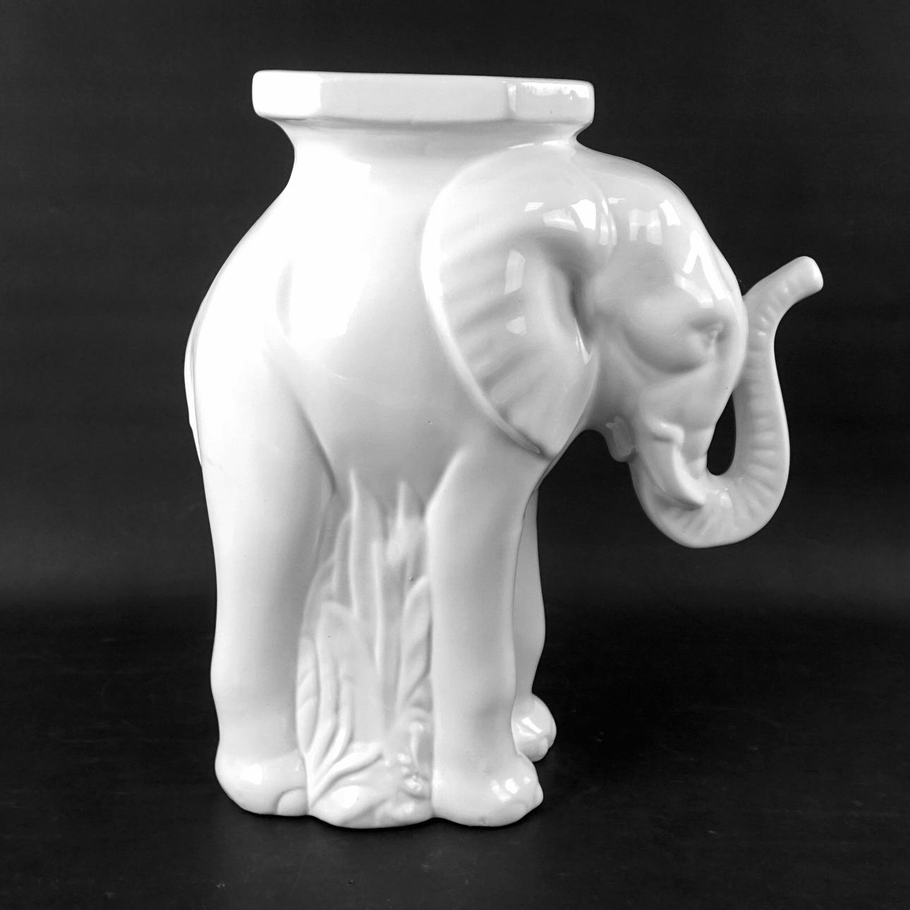 PIEDESTAL, porslin, elefant, 1900-talets slut.