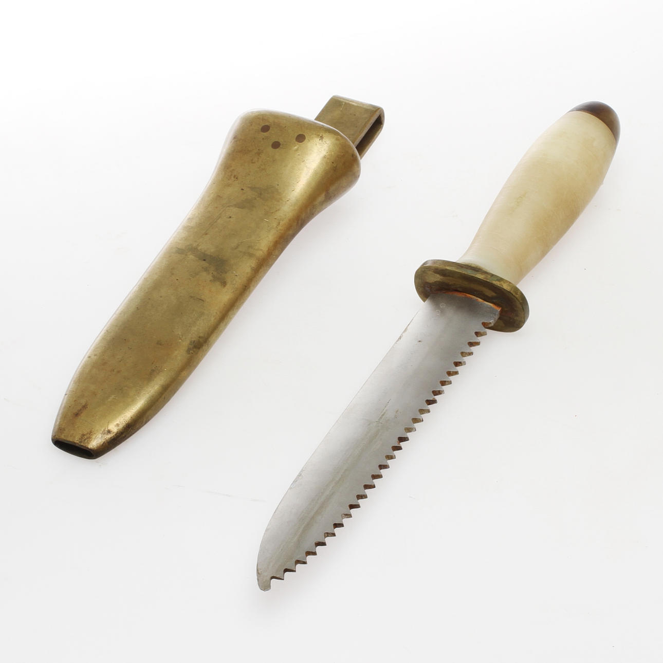 DYKARKNIV, med balja i mässing, 1900-tal.