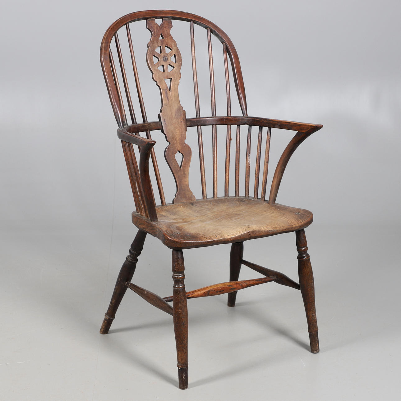 EN ALMSIDDENDE WINDSORSTOL FRA 1800-TALLET.