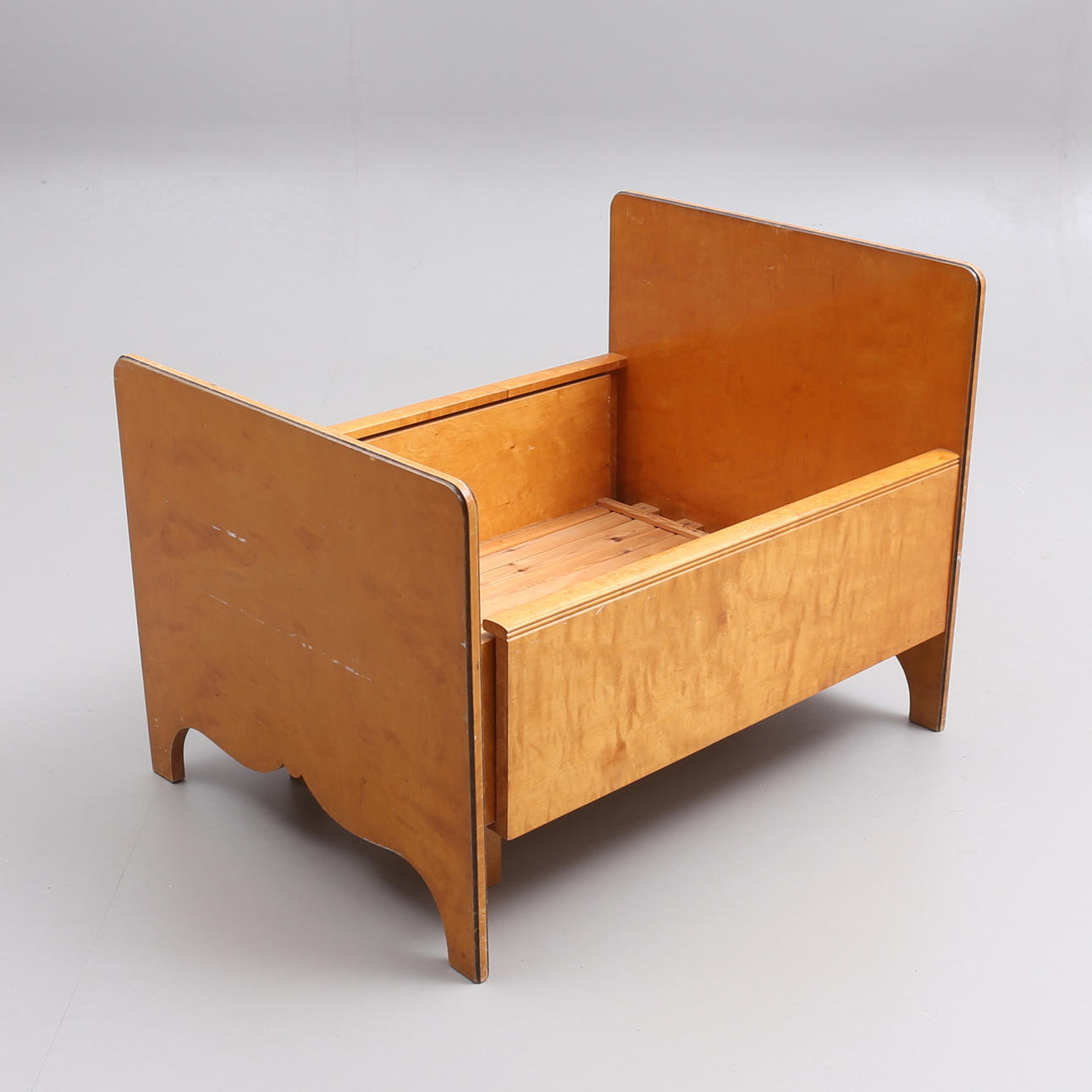 BARNSÄNG, växa-modell, 1940-tal.