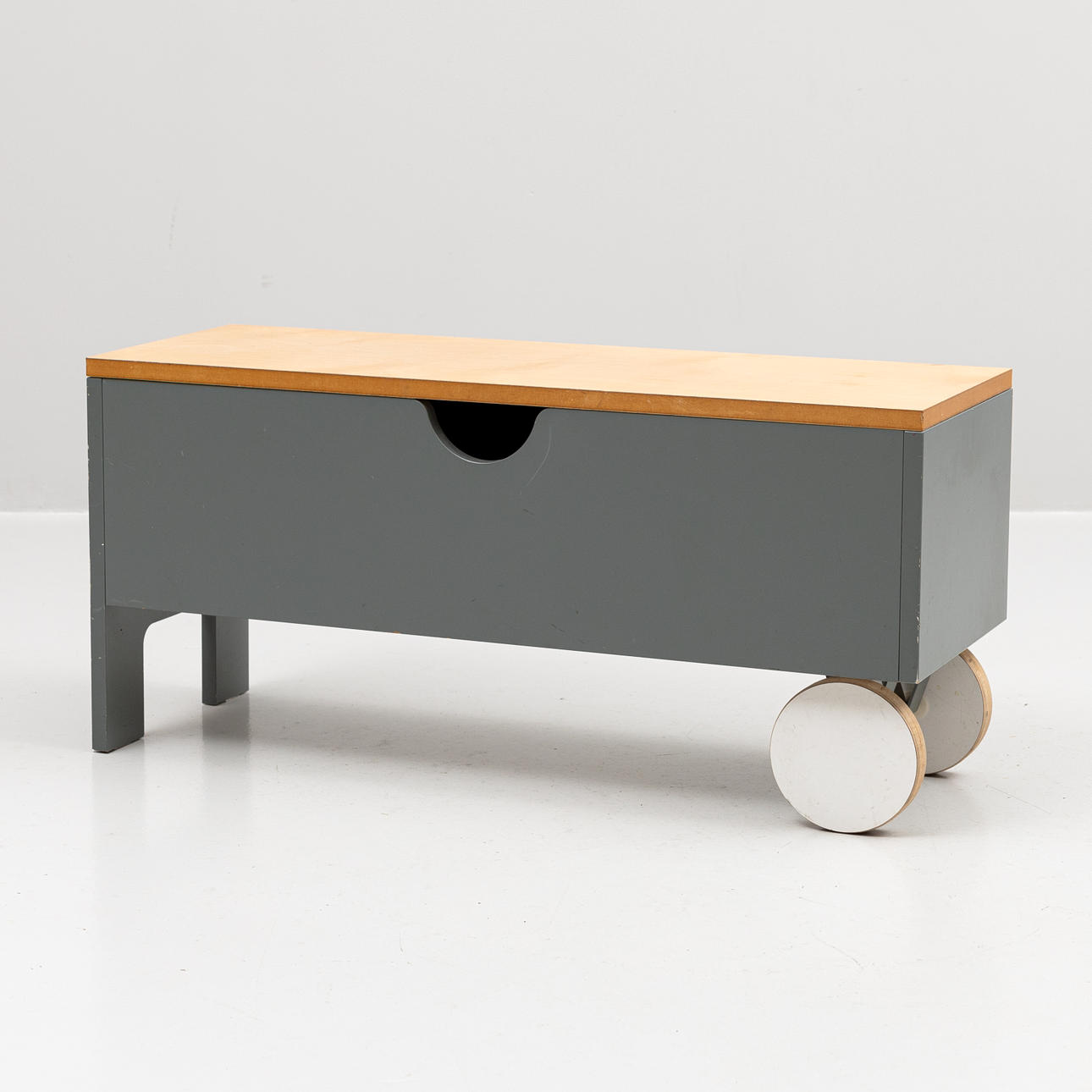 THOMAS SANDELL. Bänk, "PS"-serien, IKEA, formgiven 1995.