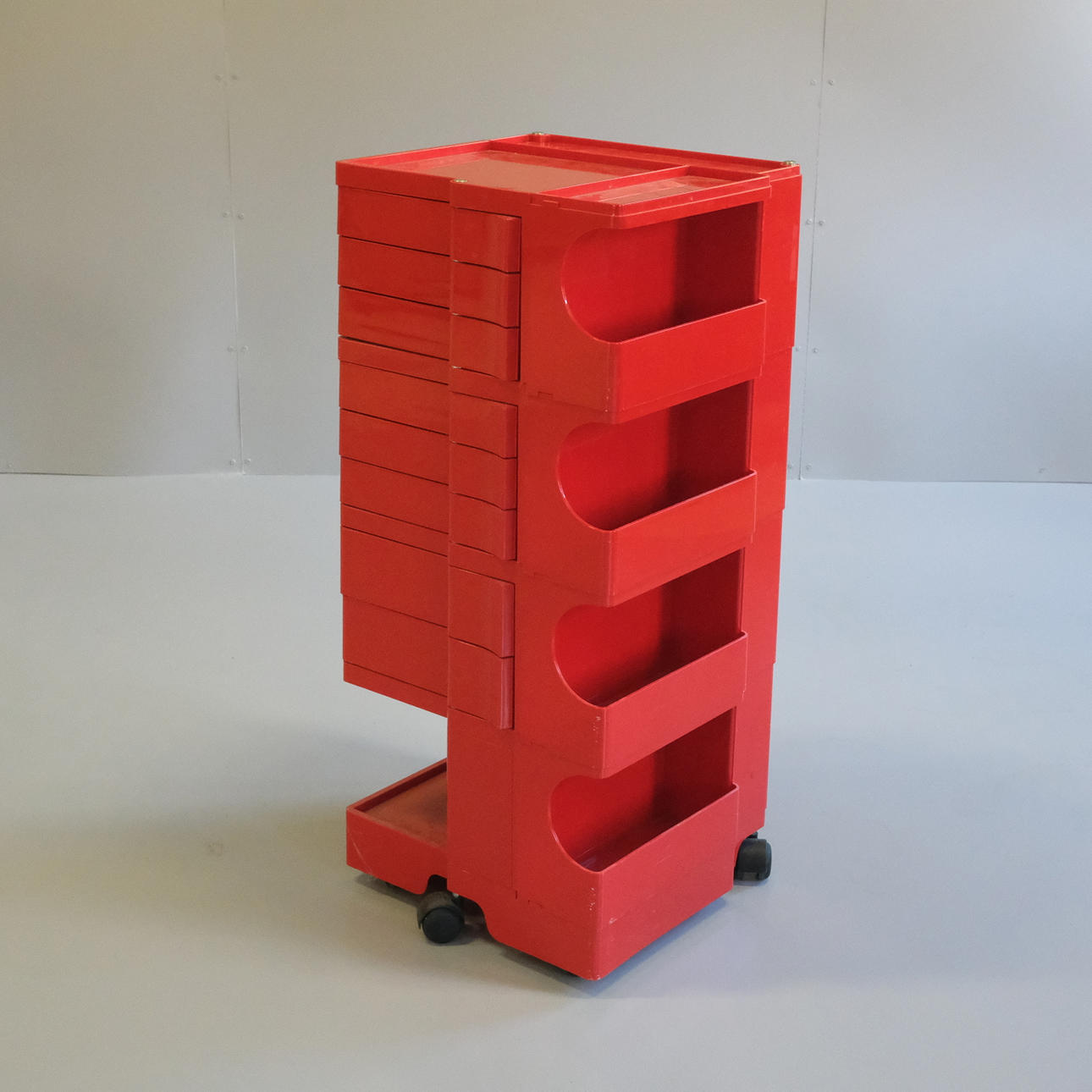 JOE COLOMBO. HURTS, BIEFFEPLAST, RÖD, 1970-TAL.