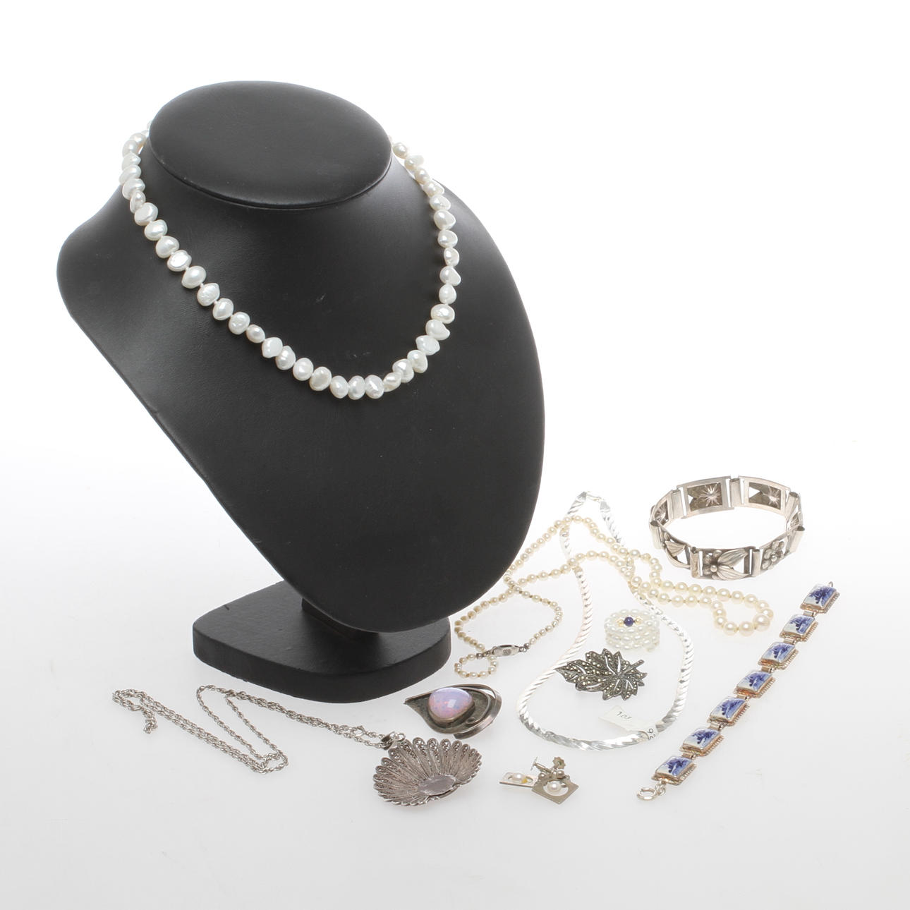 SMYCKEN, mestadels silver, 1900/2000-tal.