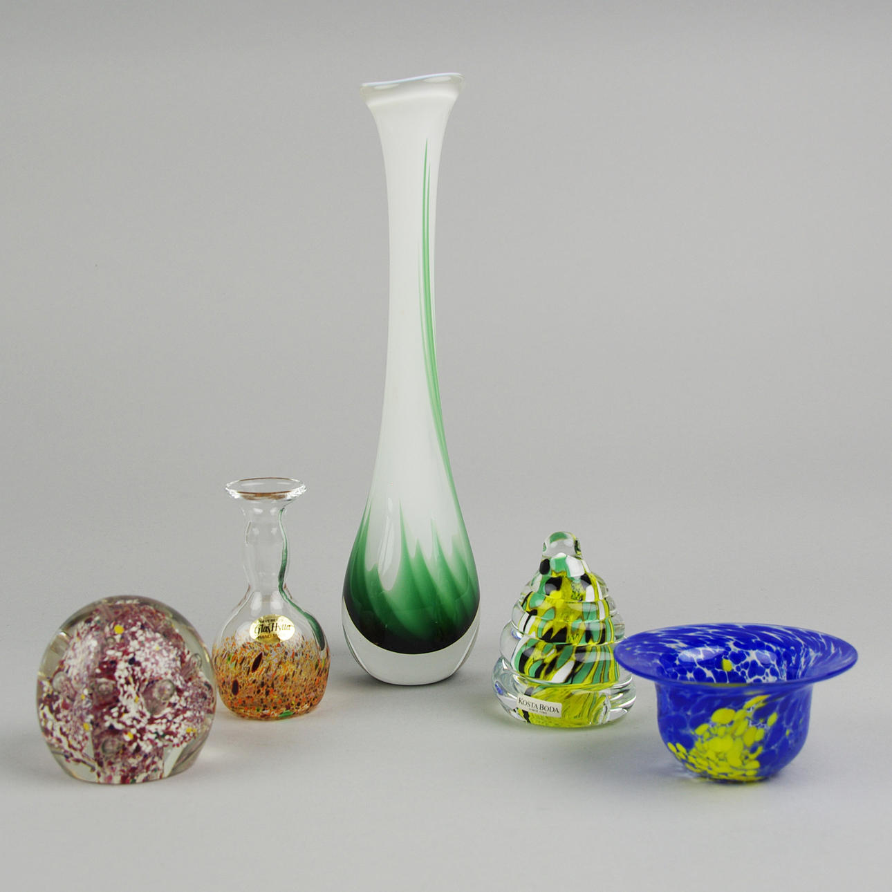 VASER, BREVPRESS M.M., konstglas, bl.a. Ulrica Hydman-Vallien.