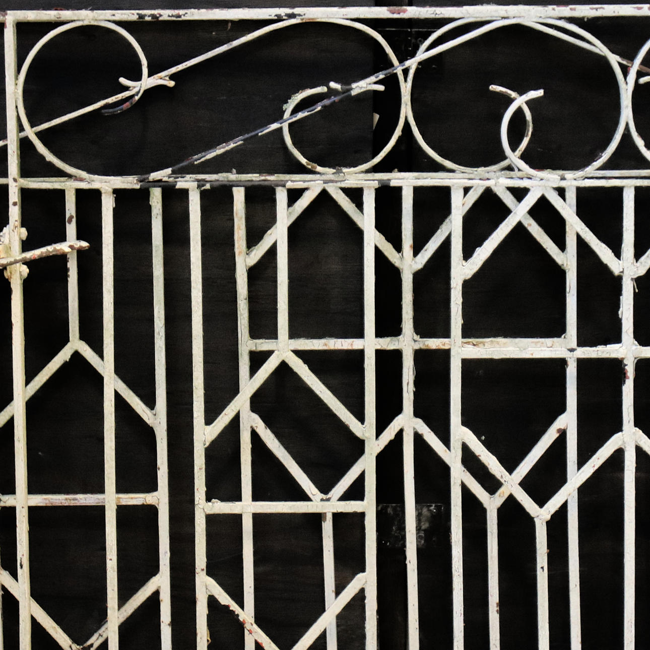 GRINDAR, ett par, smide. 1900-tal.