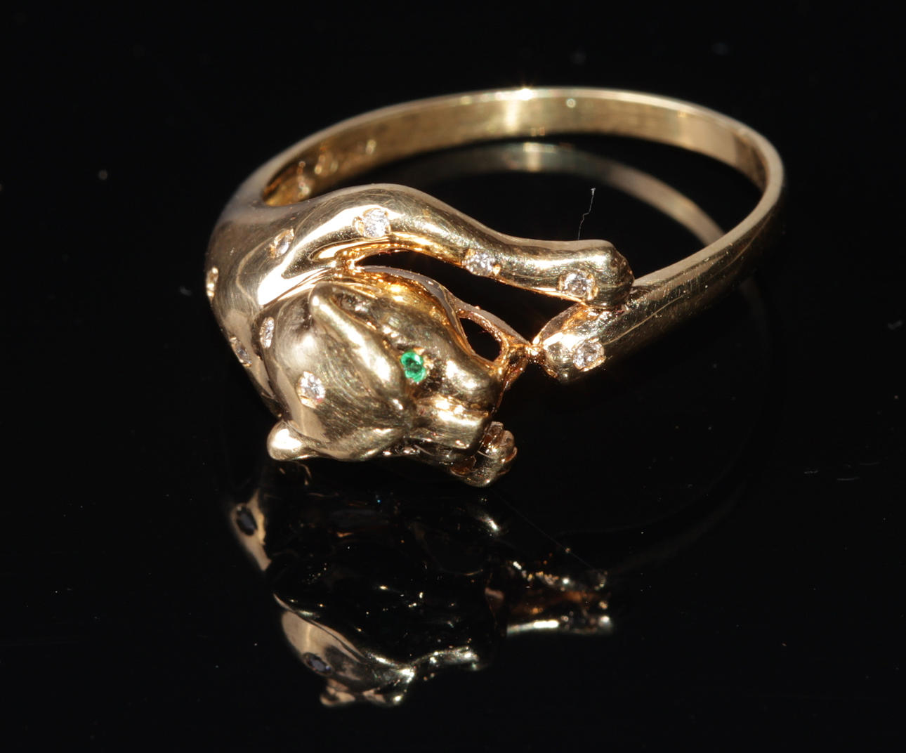 RING, 18k guld, med briljanter, vikt 3,45 g.