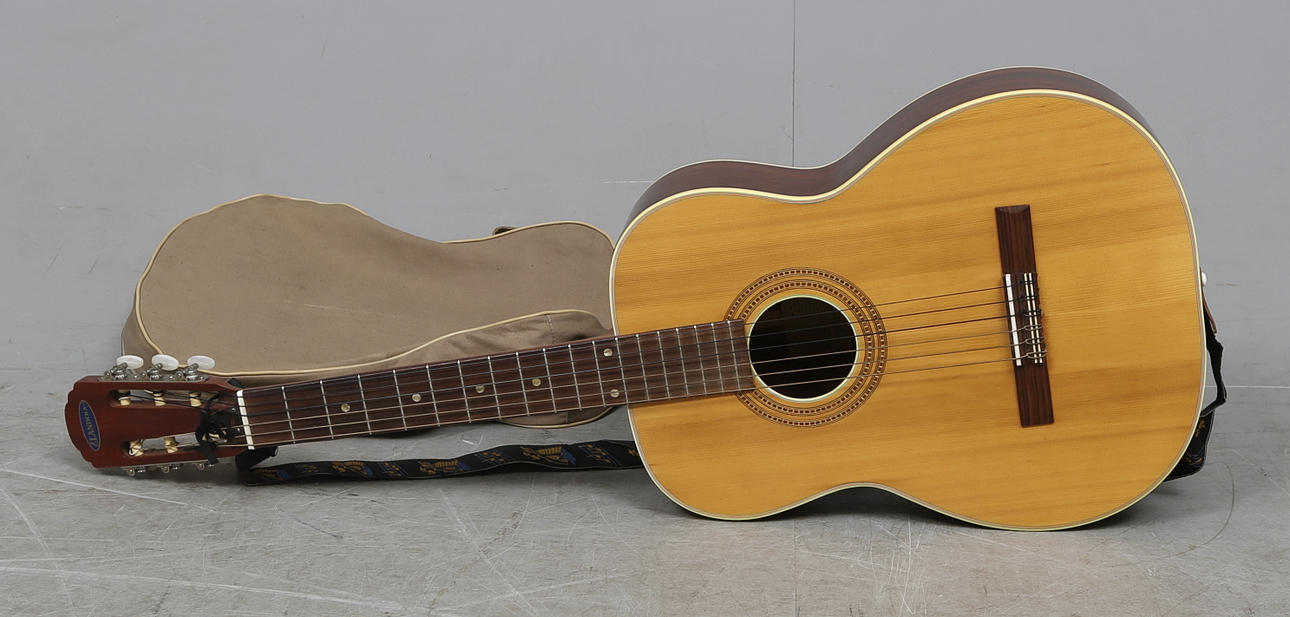 AKUSTISK GITARR, Landola, Finland.