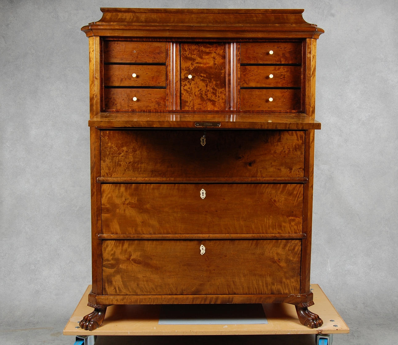 CHIFFONJE, 1800-tal.