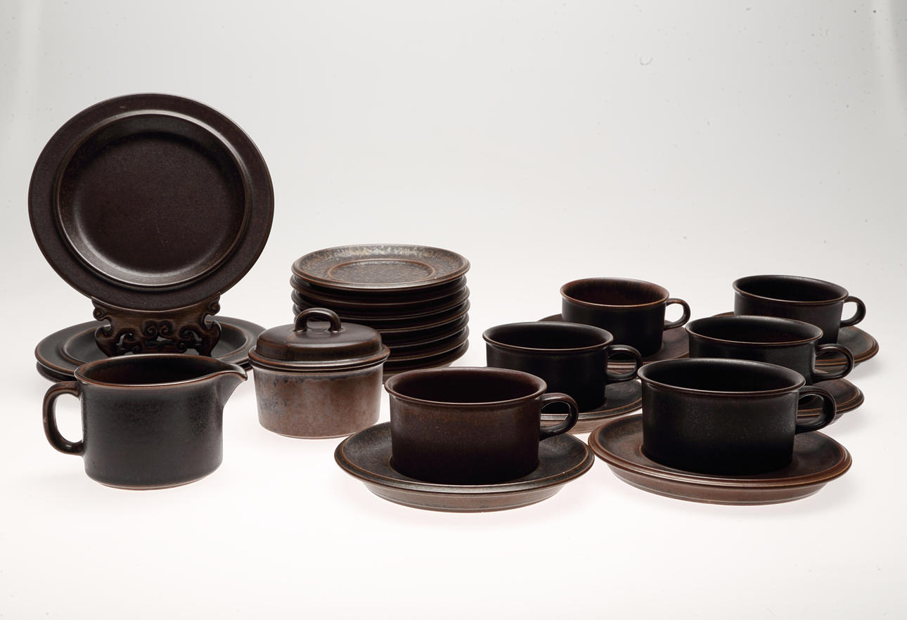 SERVIS, 24 delar, stengods, "Ruska", Ulla Procope, Arabia, Finland.