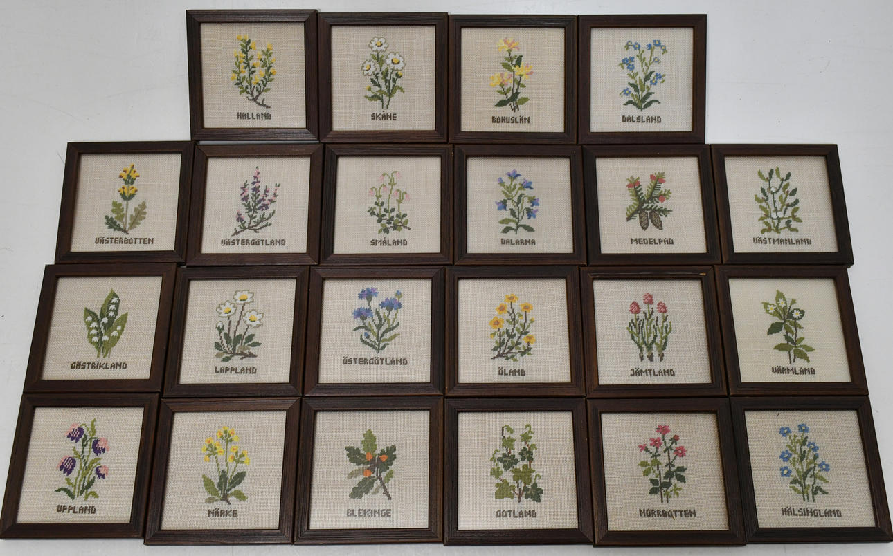 OIDENTIFIERAD KONSTNÄR. Landskapsblommor 22 st. Broderi.