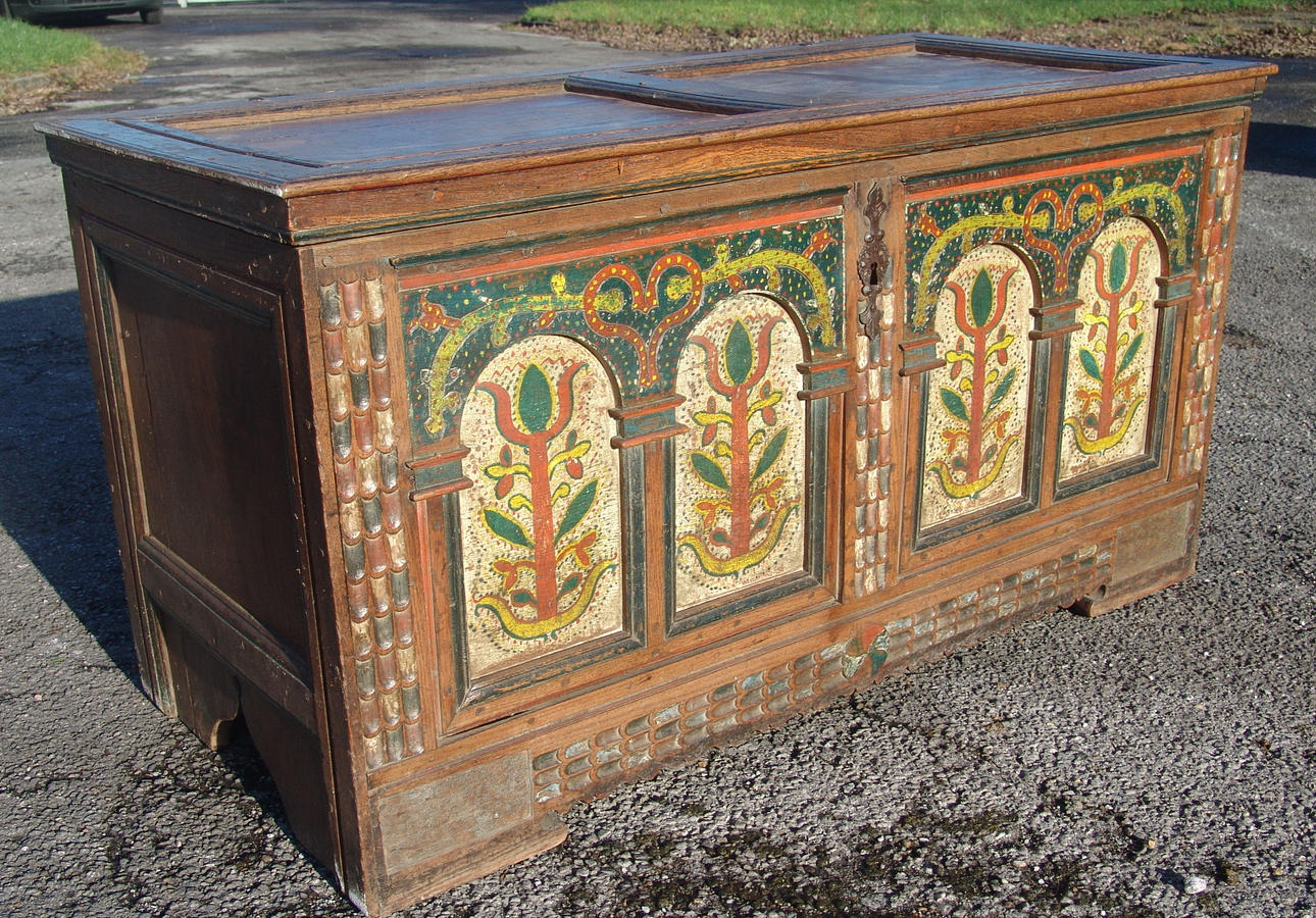 FLATLOCKKIST Folkhuggen 4-panelers framsida, tidigt 1800-tal.