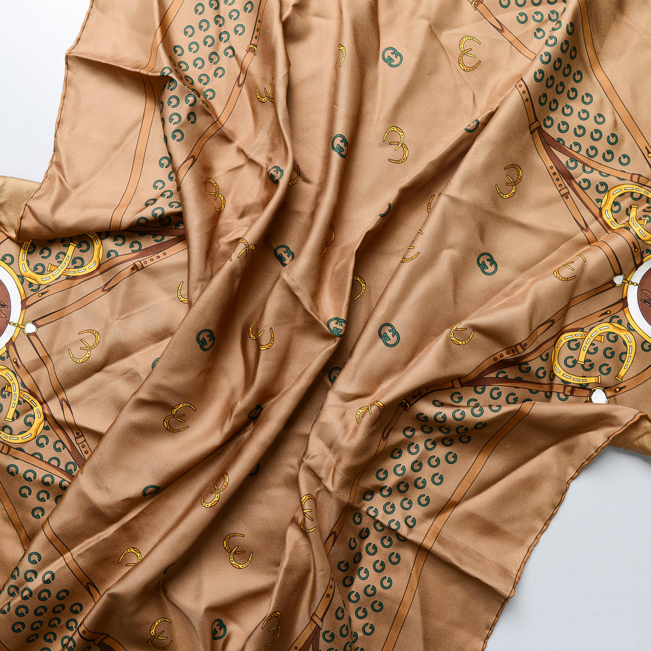 GUCCI, scarf, siden, "Accessory Collection".