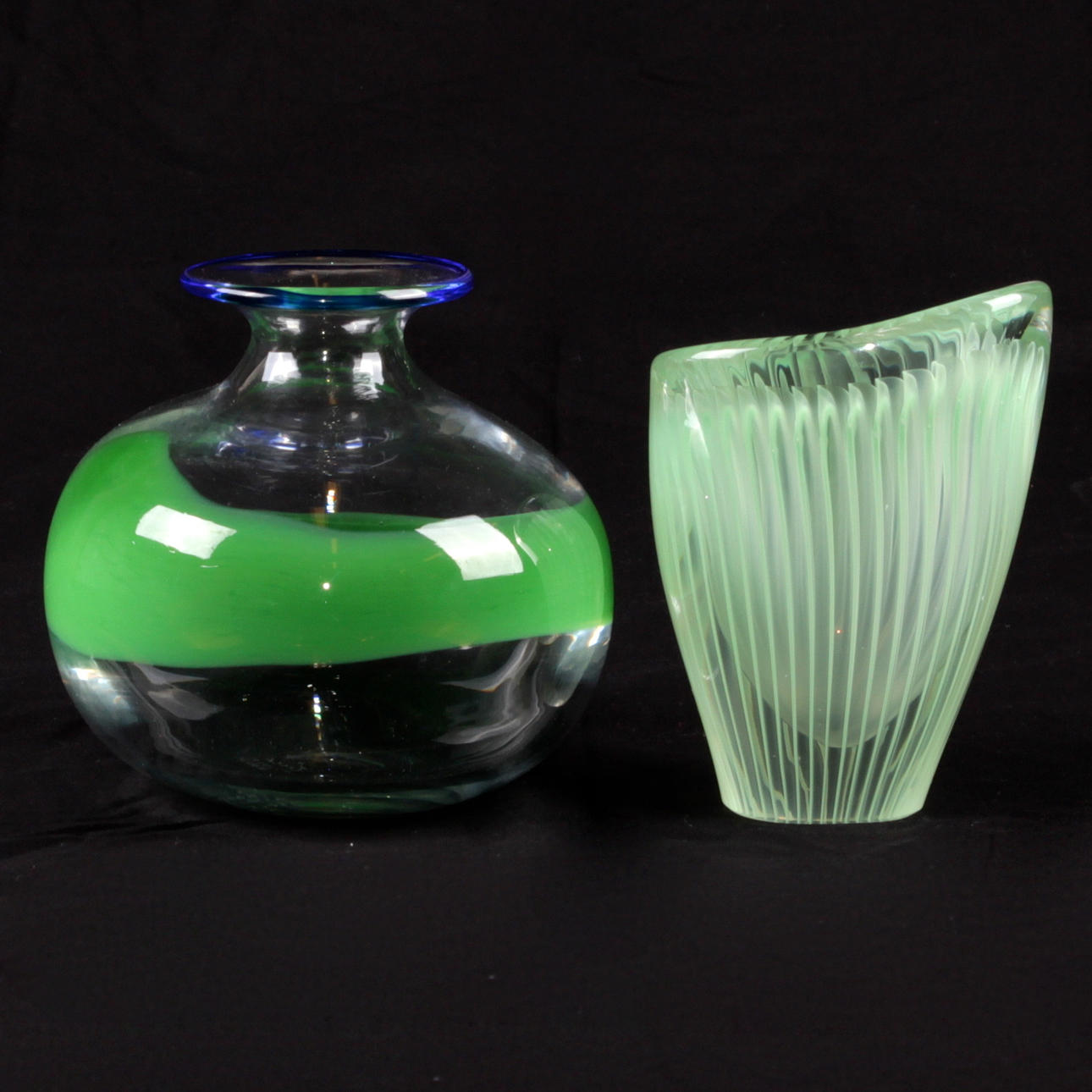 VASER, 2 st. Glas, Varav ena Ulrica Hydman Vallien, Boda.