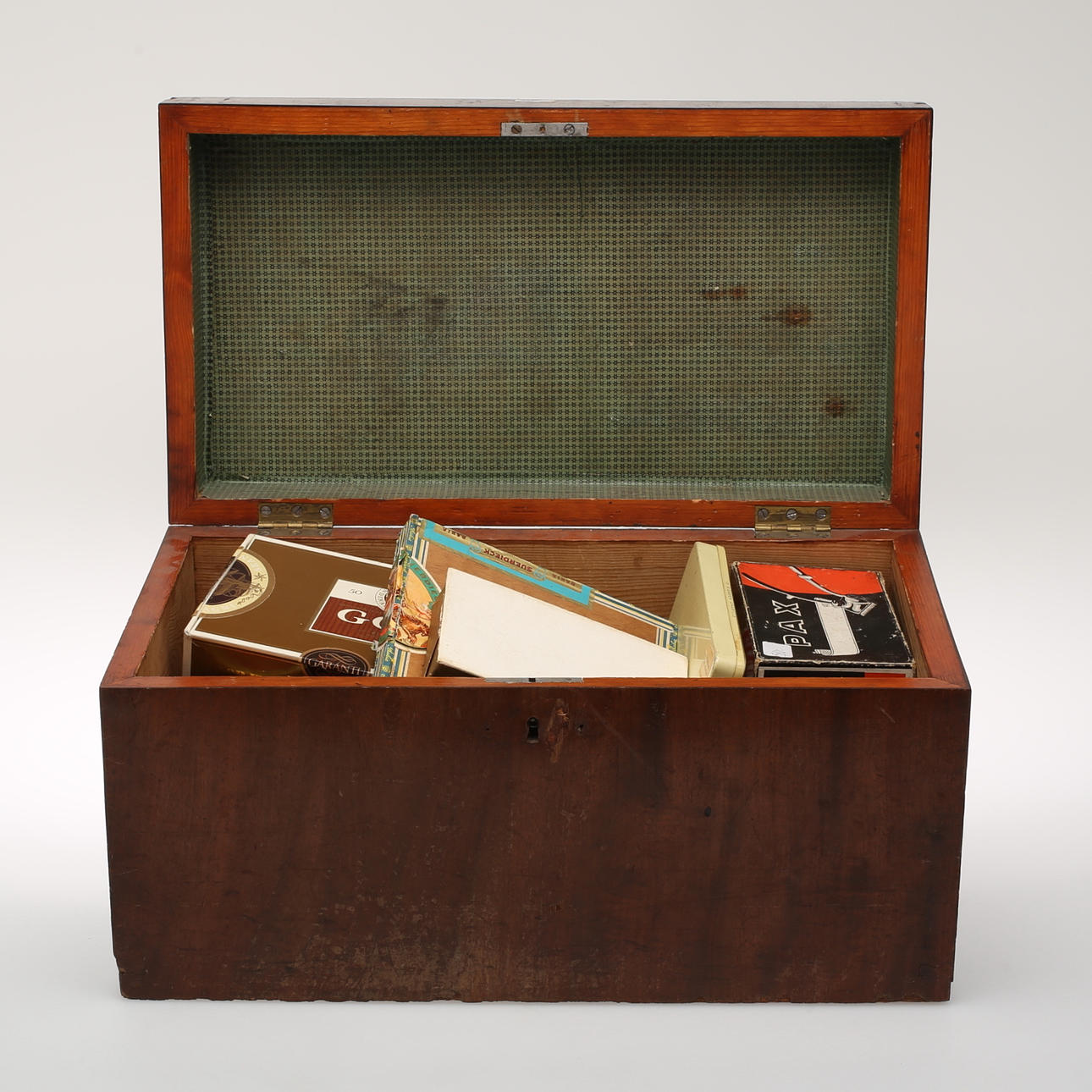 SKRIN, ÄLDRE PLÅTBURKAR ca 20 st.