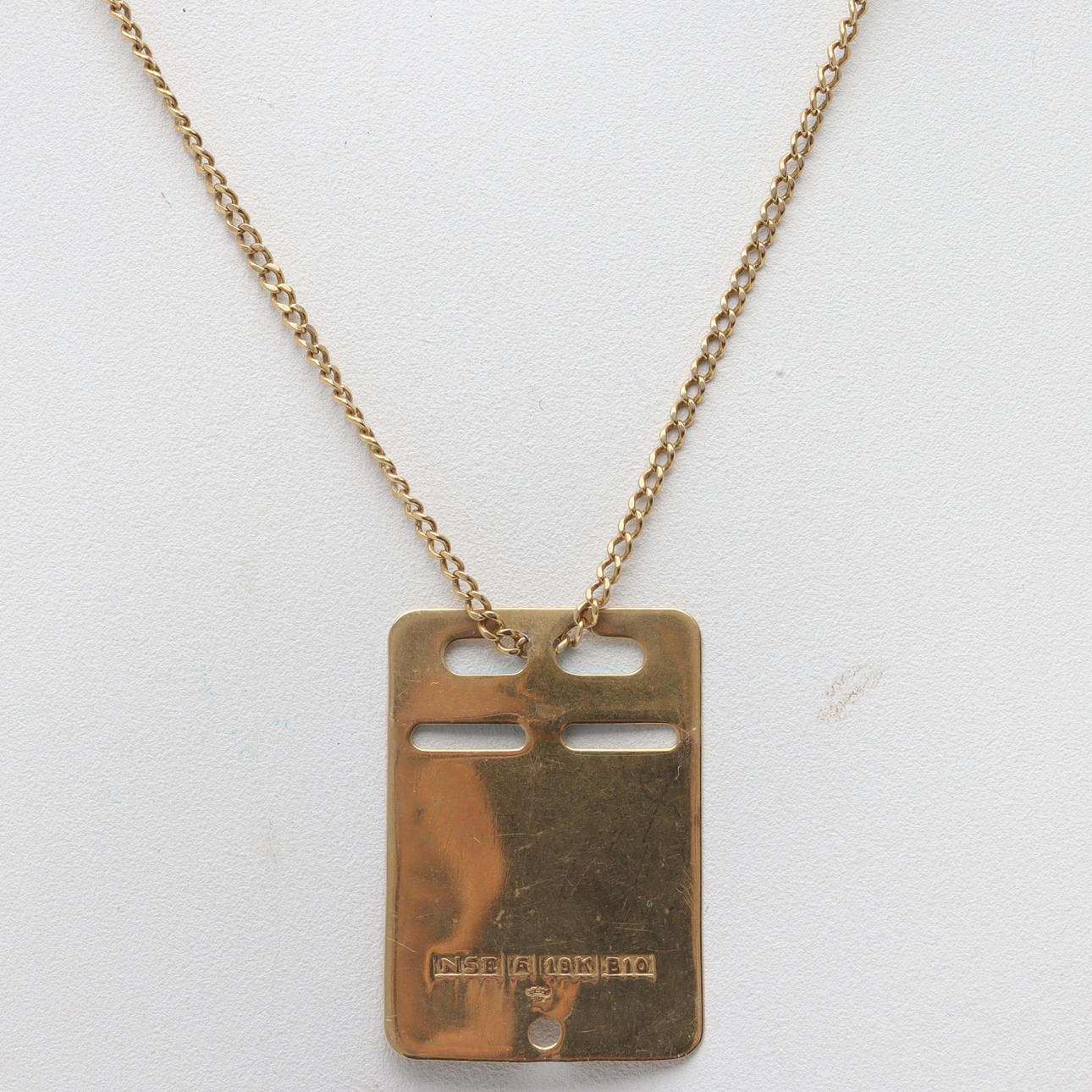 NAMENSSCHILD mit Kette, 18 K Gold.